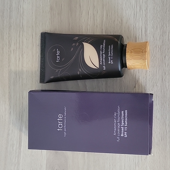 NIB Shade 12S Tarte Amazonian Clay 12-Hour Full Coverage Foundation